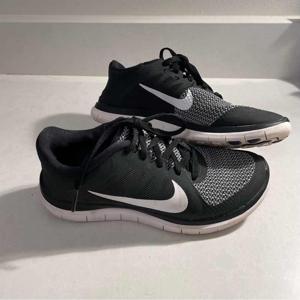 Nike Free Women’s running shoe - 6.5